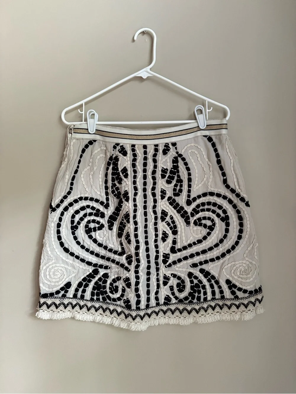 Maeve NWT for Anthropologie embroidered mini skirt  SIZE 10 (32x18) - Picture 4 of 7